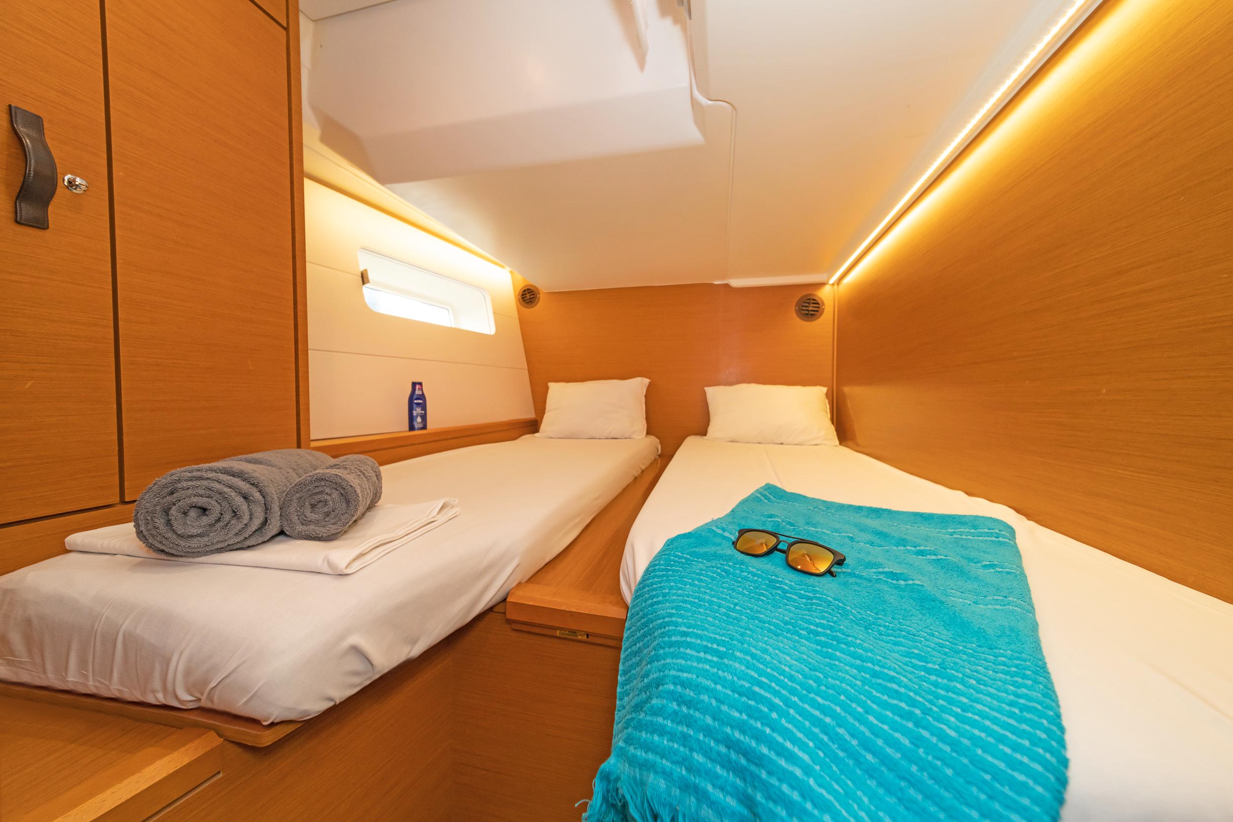 Jeanneau 54 - 4 + 1 cab., picture 10