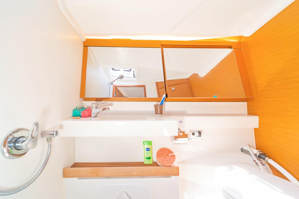 Sun Odyssey 440 - 4 cab., picture 20