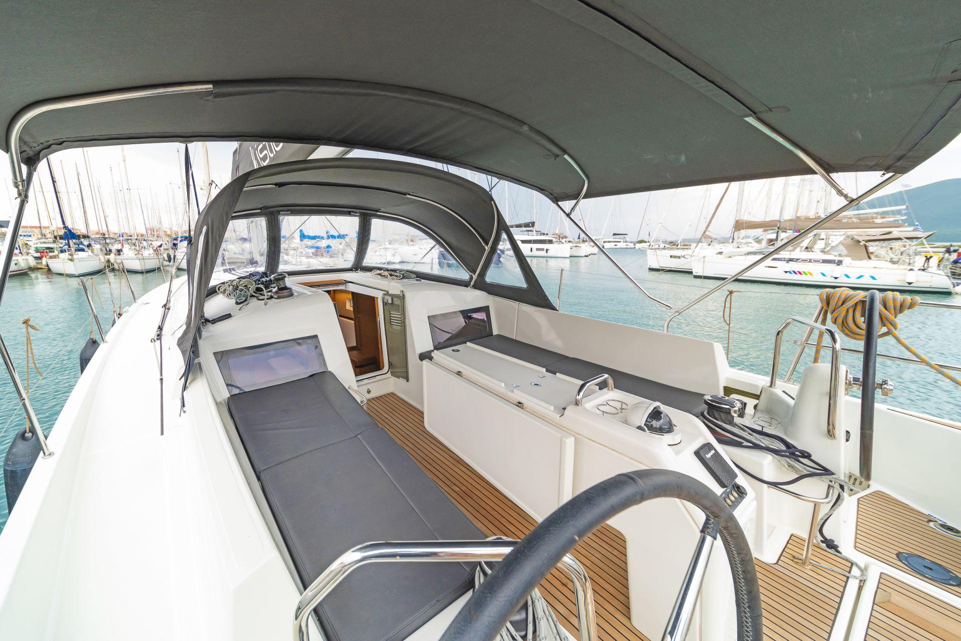 Sun Odyssey 440 - 4 cab., picture 10