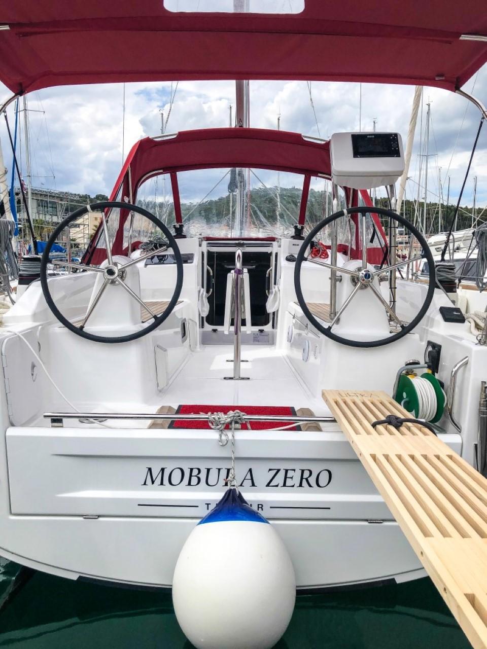 Oceanis 30.1, picture 5