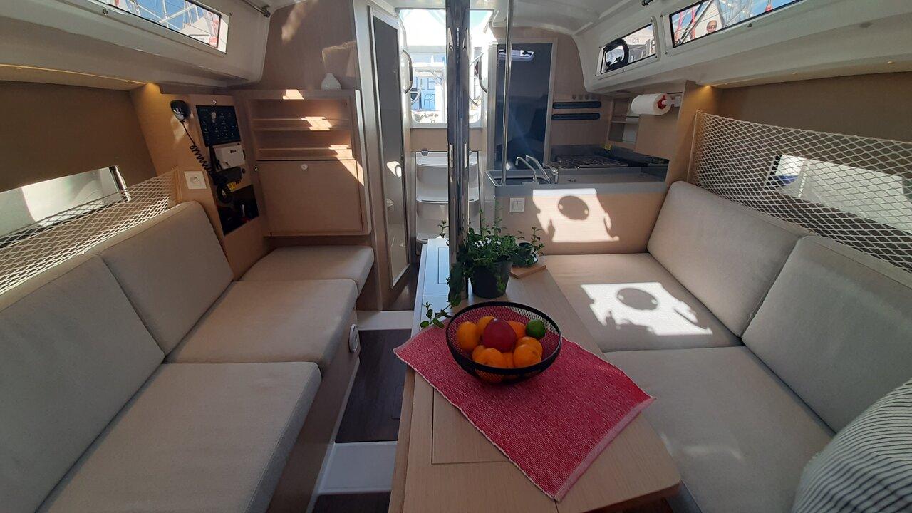 Oceanis 30.1, picture 7