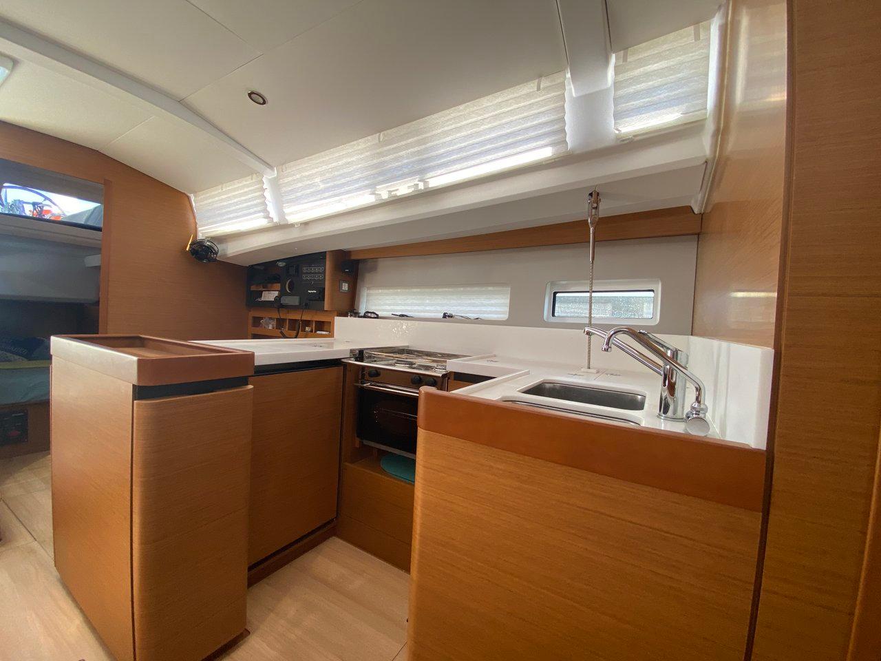 Sun Odyssey 440 - 4 cab., picture 9