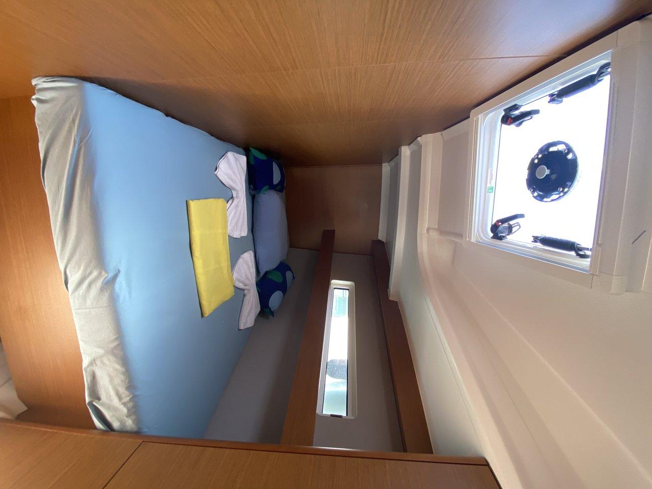 Sun Odyssey 440 - 4 cab., picture 12