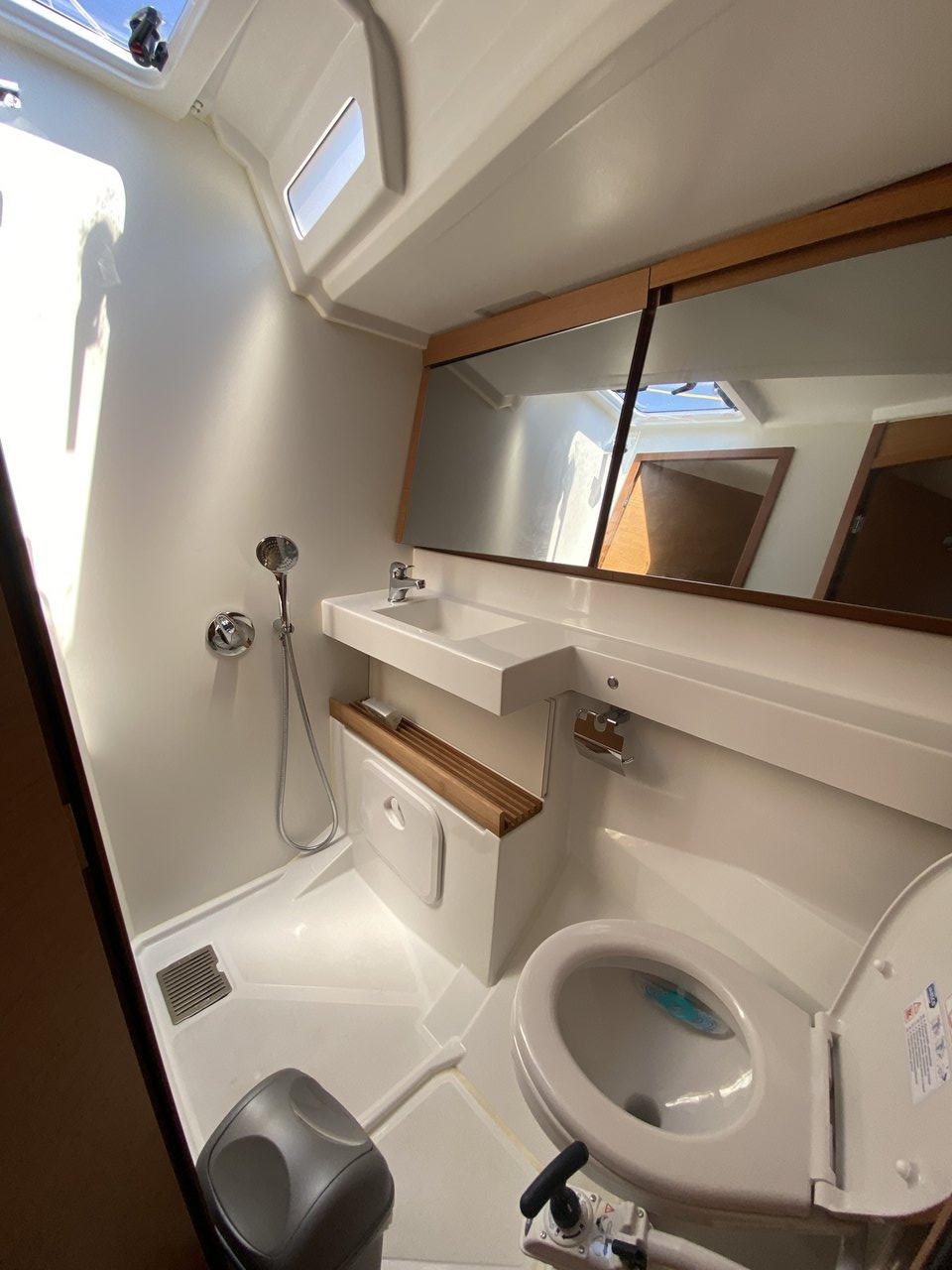 Sun Odyssey 440 - 4 cab., picture 15