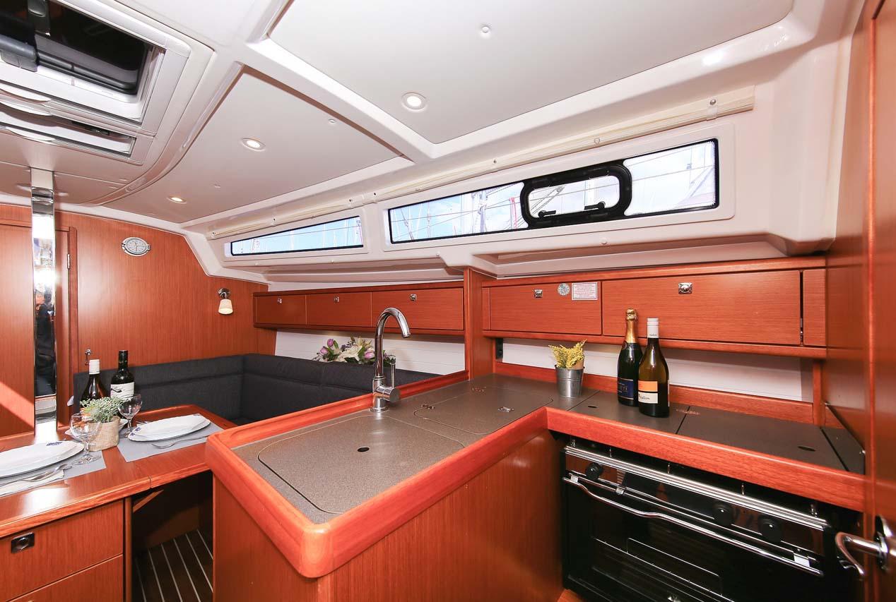 Bavaria Cruiser 33, picture 9