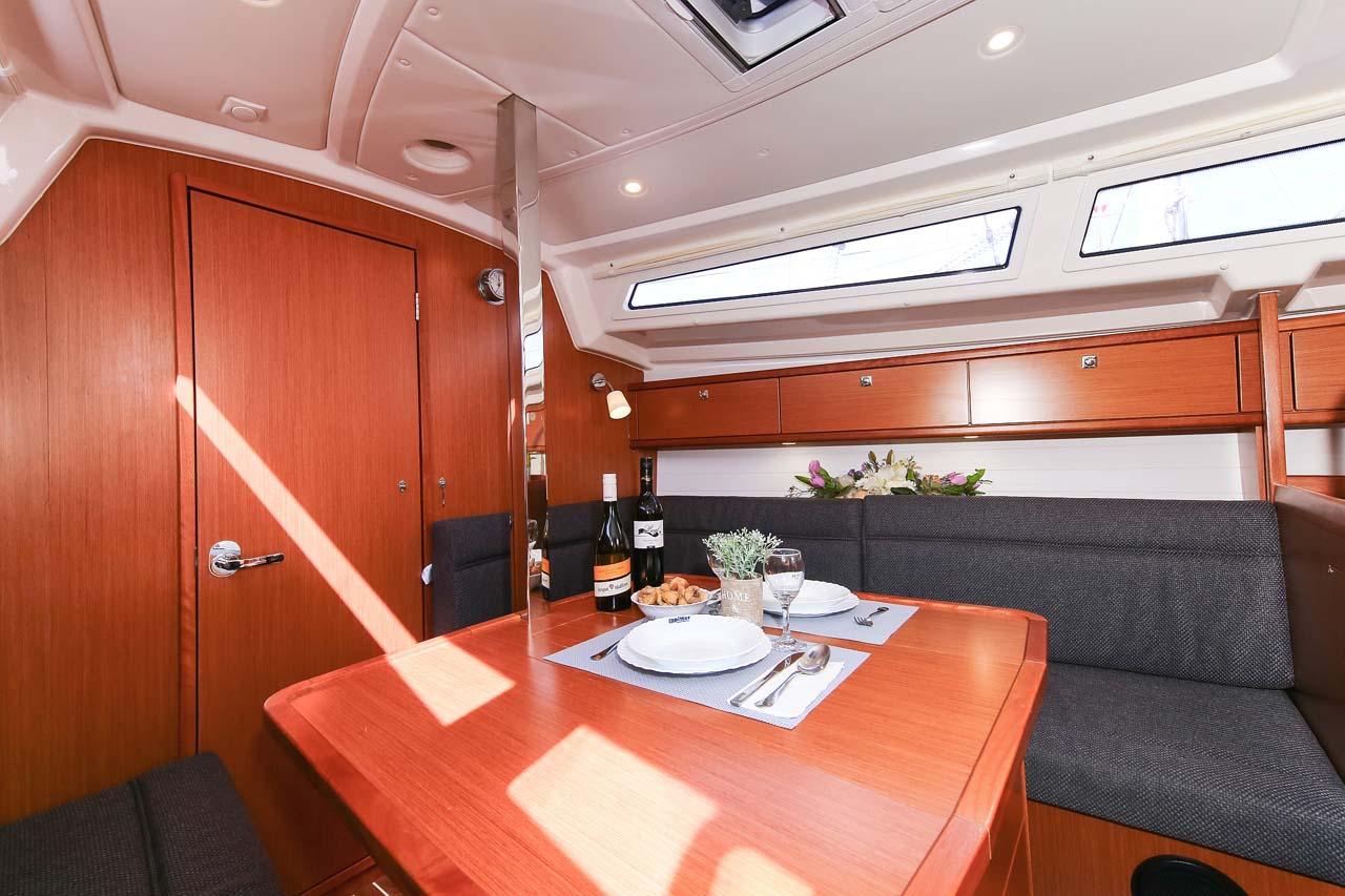 Bavaria Cruiser 33, picture 11