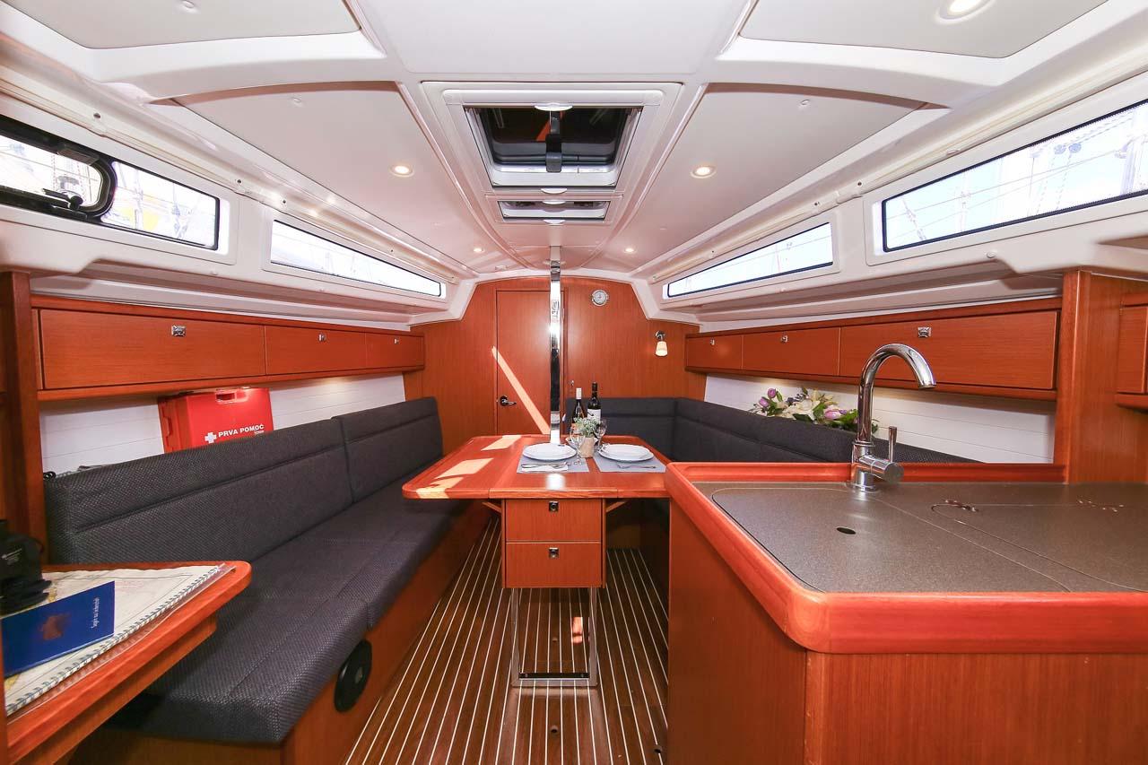 Bavaria Cruiser 33, picture 8