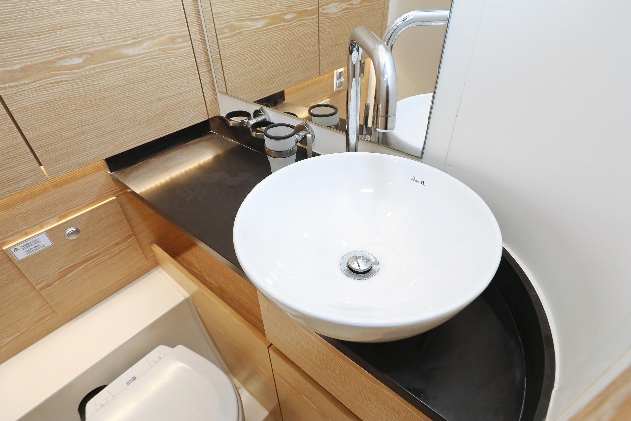 Hanse 588 - 5 + 1 cab., picture 32