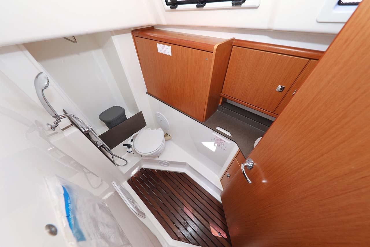 Bavaria Cruiser 33, picture 23