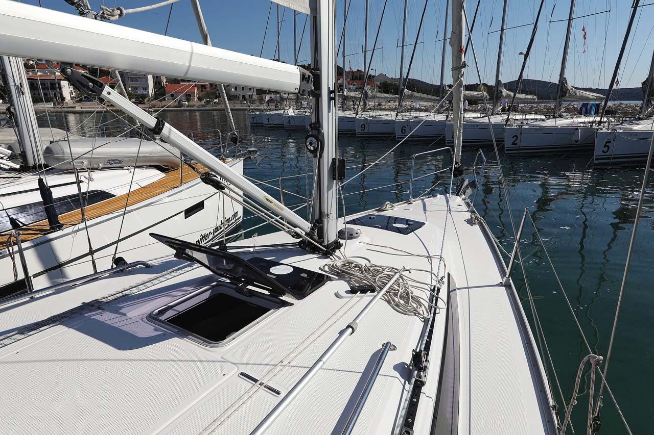 Bavaria Cruiser 33, picture 4