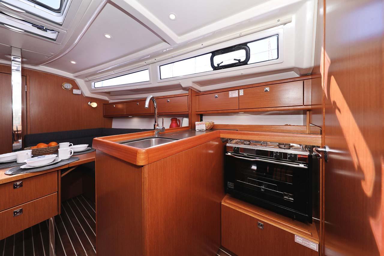 Bavaria Cruiser 33, picture 15