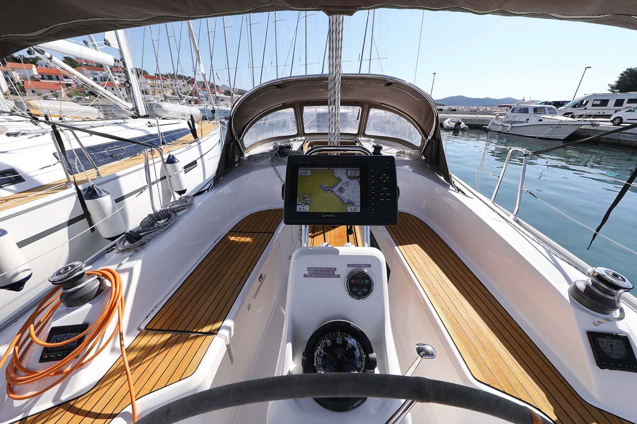 Bavaria Cruiser 33, picture 9