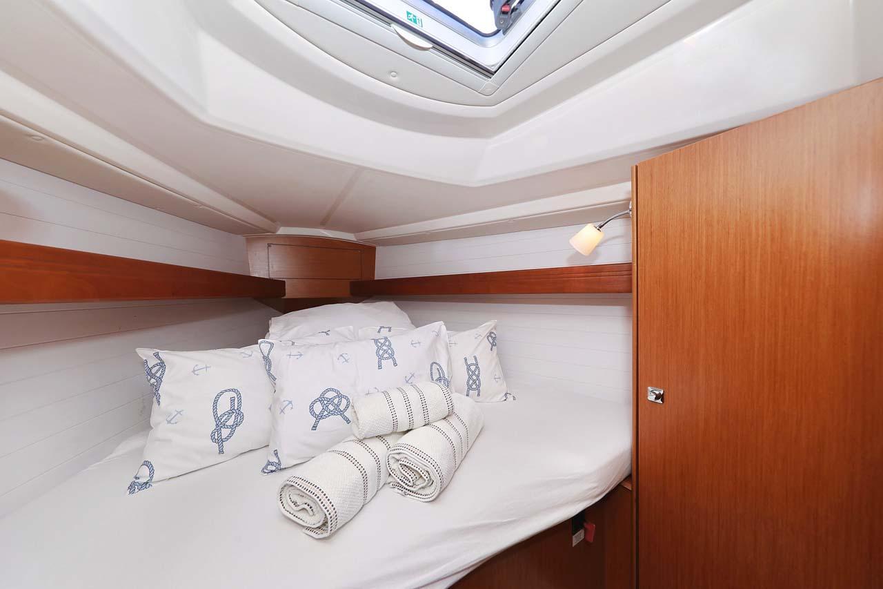 Bavaria Cruiser 33, picture 19