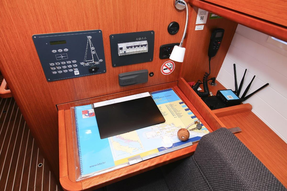 Bavaria Cruiser 37 - 3 cab. - Malo Angeline, picture 18