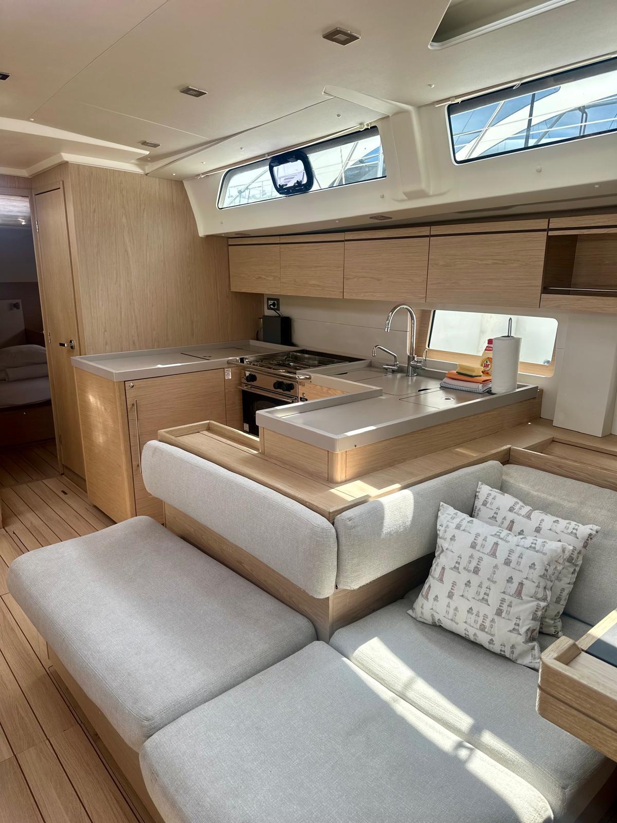 Oceanis 51.1, picture 3