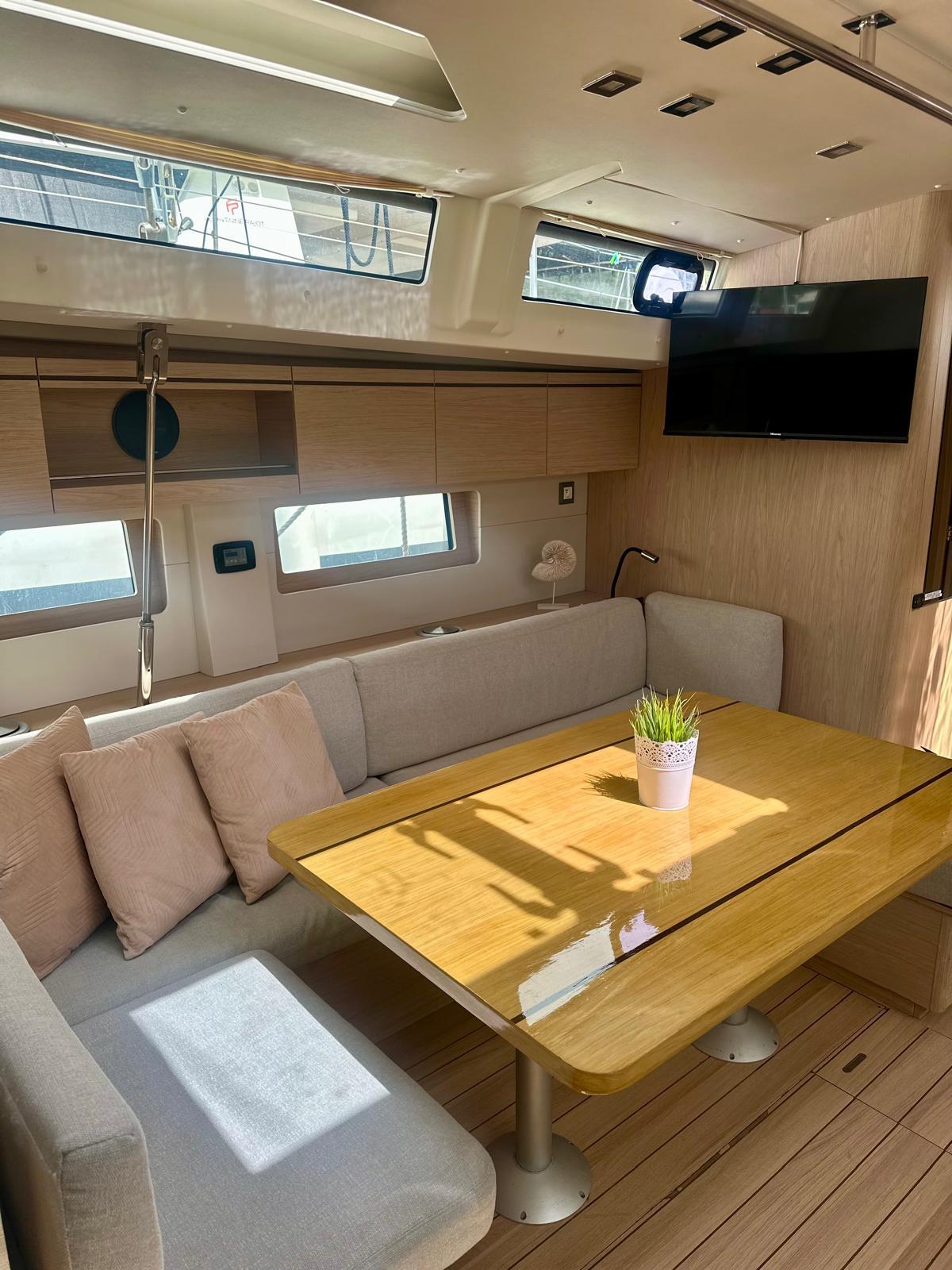 Oceanis 51.1, picture 13