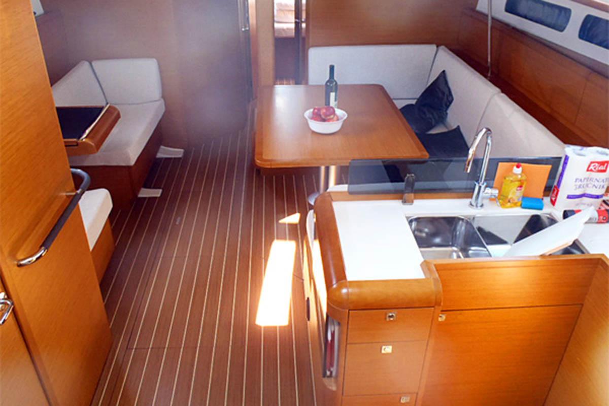 Sun Odyssey 439, picture 4