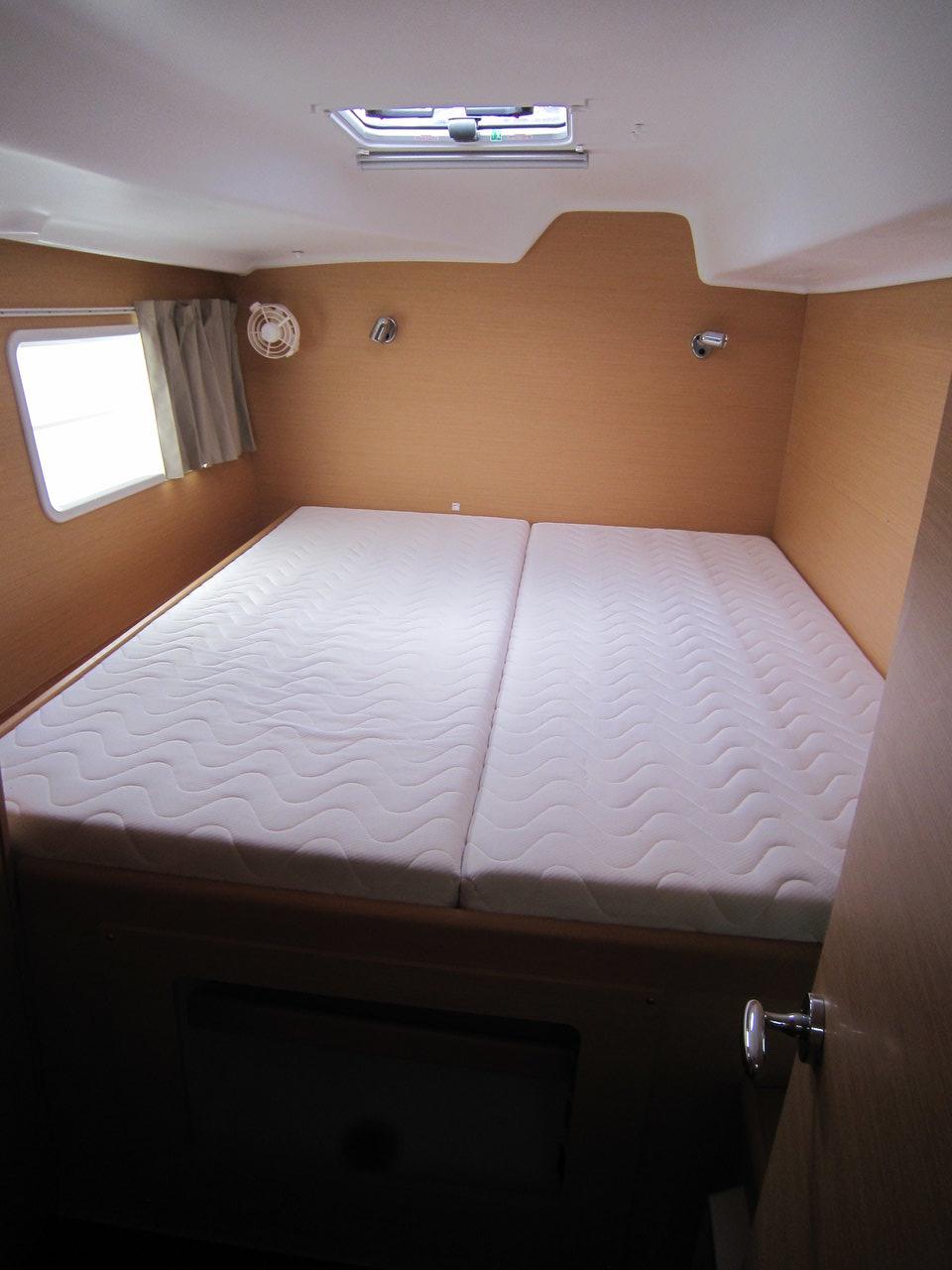 Lagoon 380 - 4 cab. - ThunderCat, picture 15