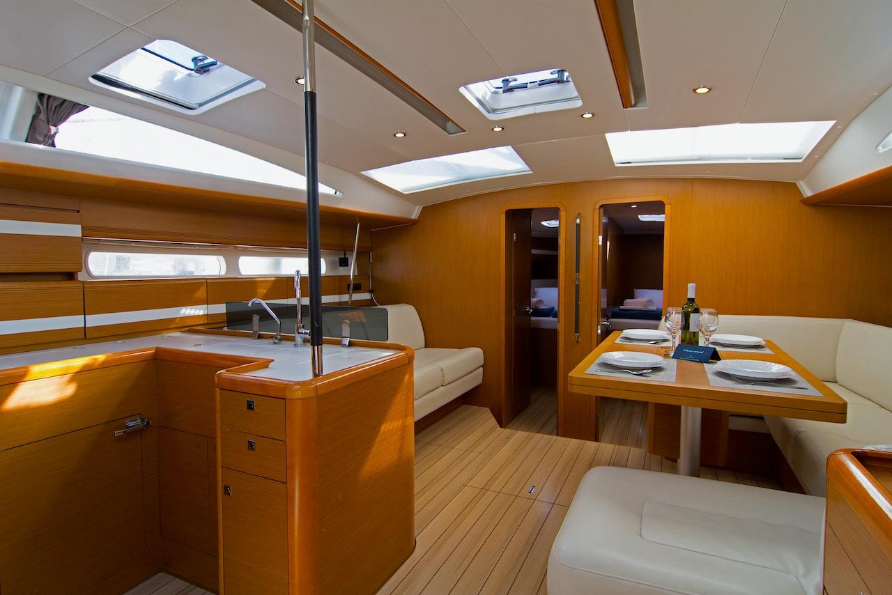 Jeanneau 53 - 5 + 1 cab. - Omega Kiss, picture 7