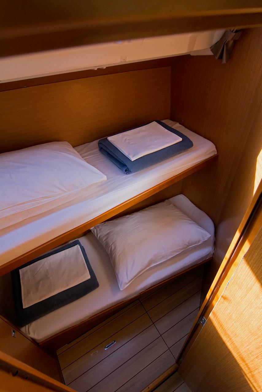 Jeanneau 53 - 5 + 1 cab. - Omega Kiss, picture 10