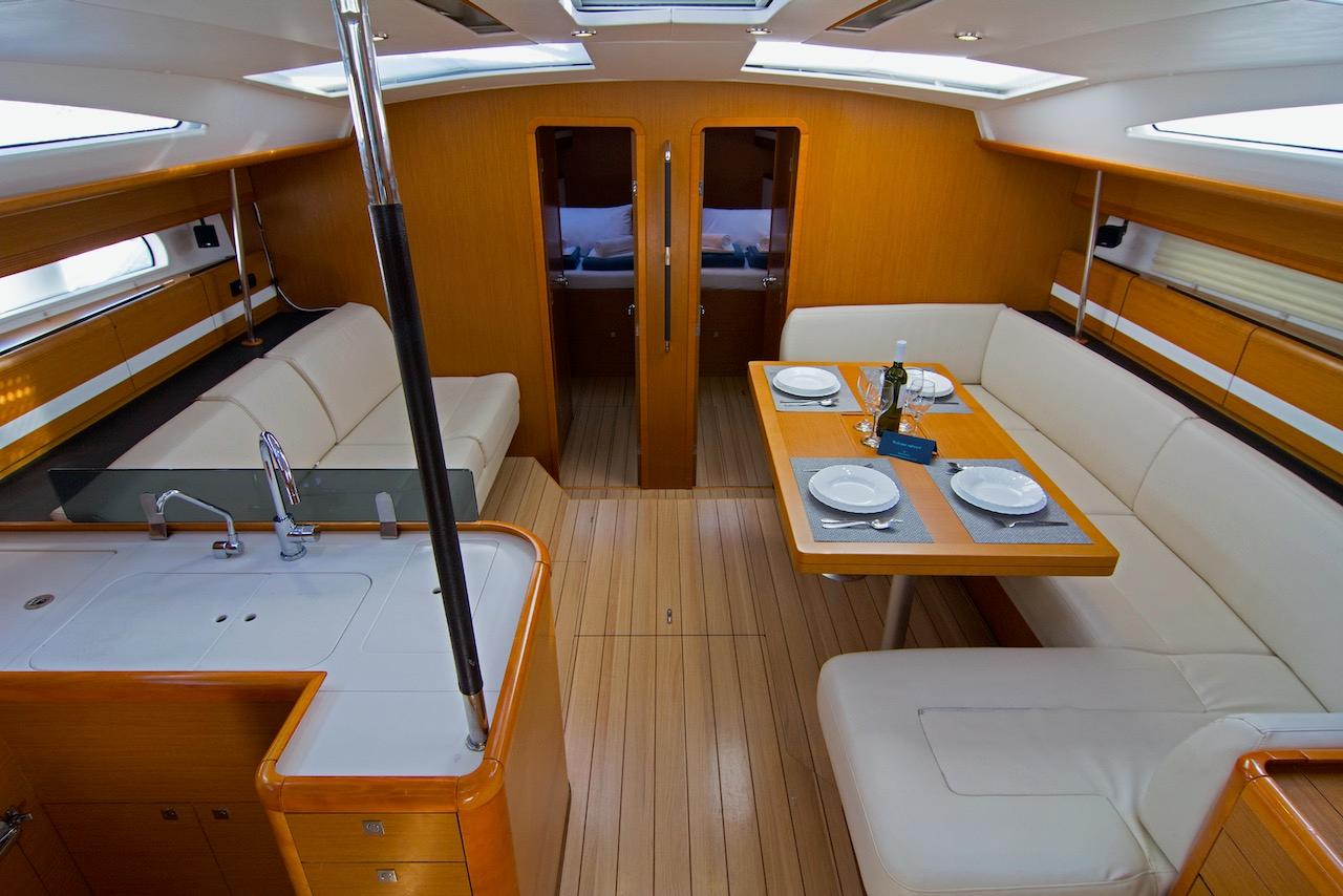 Jeanneau 53 - 5 + 1 cab. - Omega Kiss, picture 4