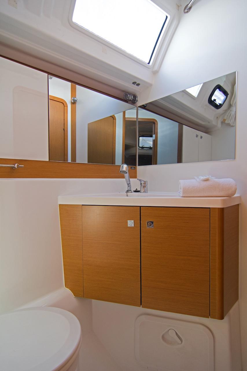 Jeanneau 53 - 5 + 1 cab. - Omega Kiss, picture 13