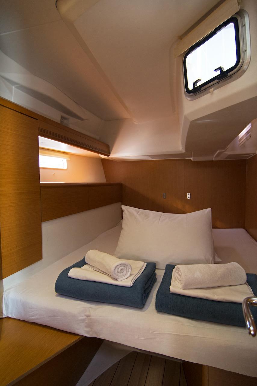 Jeanneau 53 - 5 + 1 cab. - Omega Kiss, picture 8