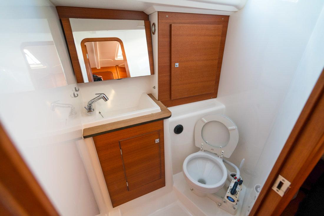 Dufour 382 GL, picture 20