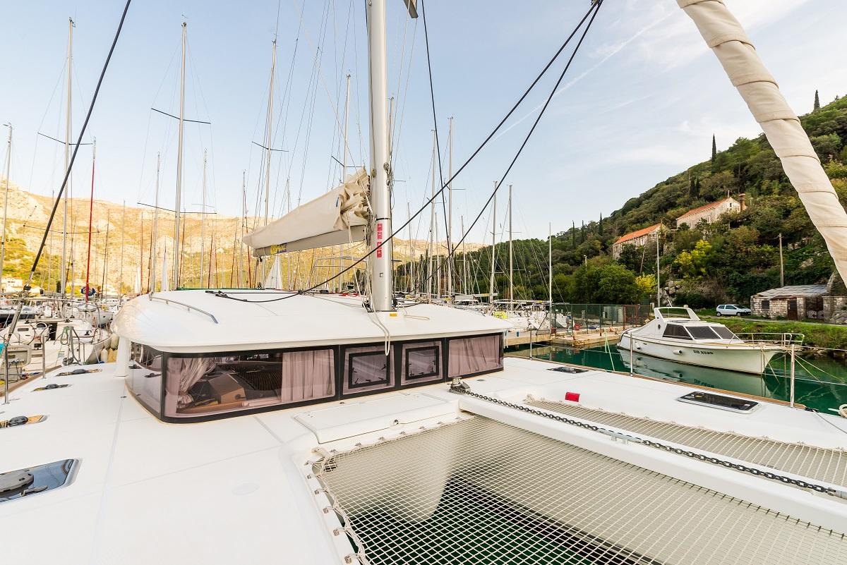 Lagoon 400 S2 - 4 + 1 cab., picture 3