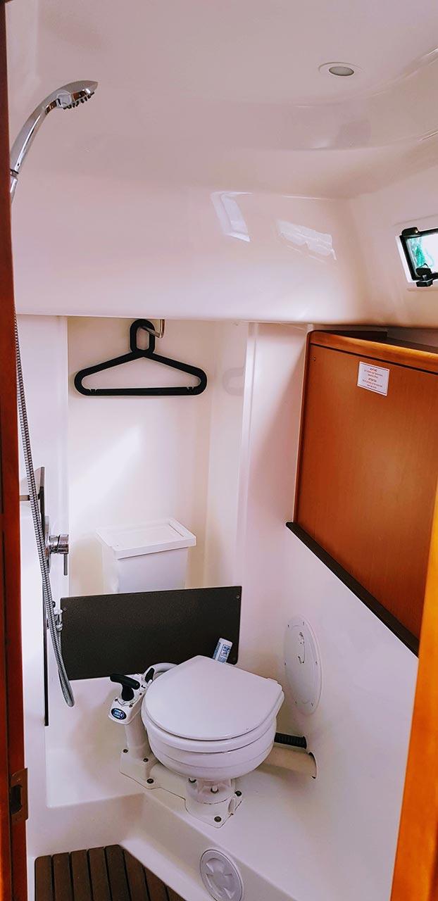 Bavaria Cruiser 33, picture 11