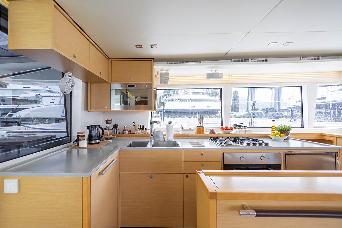 Lagoon 560 S2 - 5 + 1 cab., picture 8