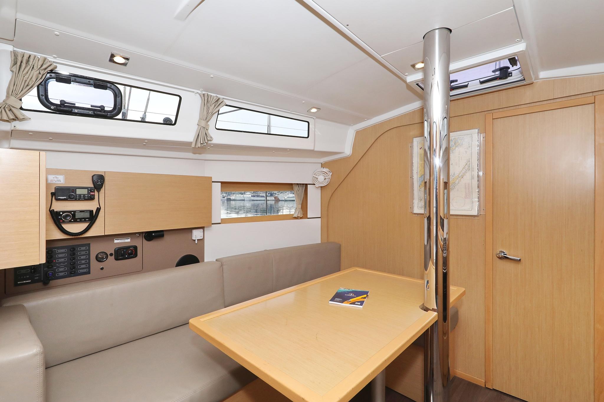 Oceanis 38 - 3 cab., picture 15