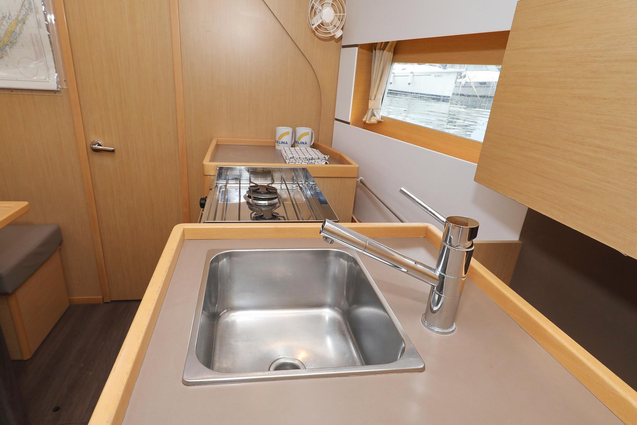 Oceanis 38 - 3 cab., picture 22