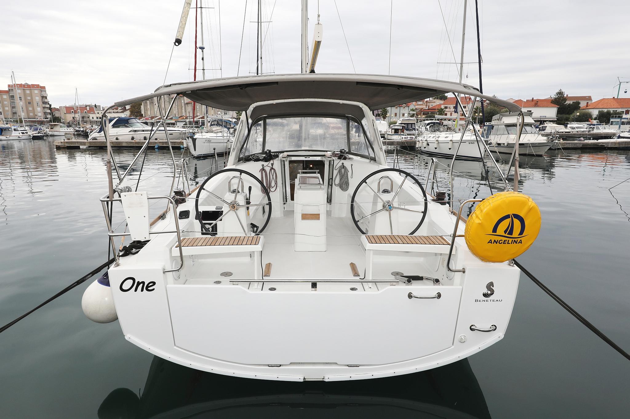 Oceanis 38 - 3 cab., picture 1