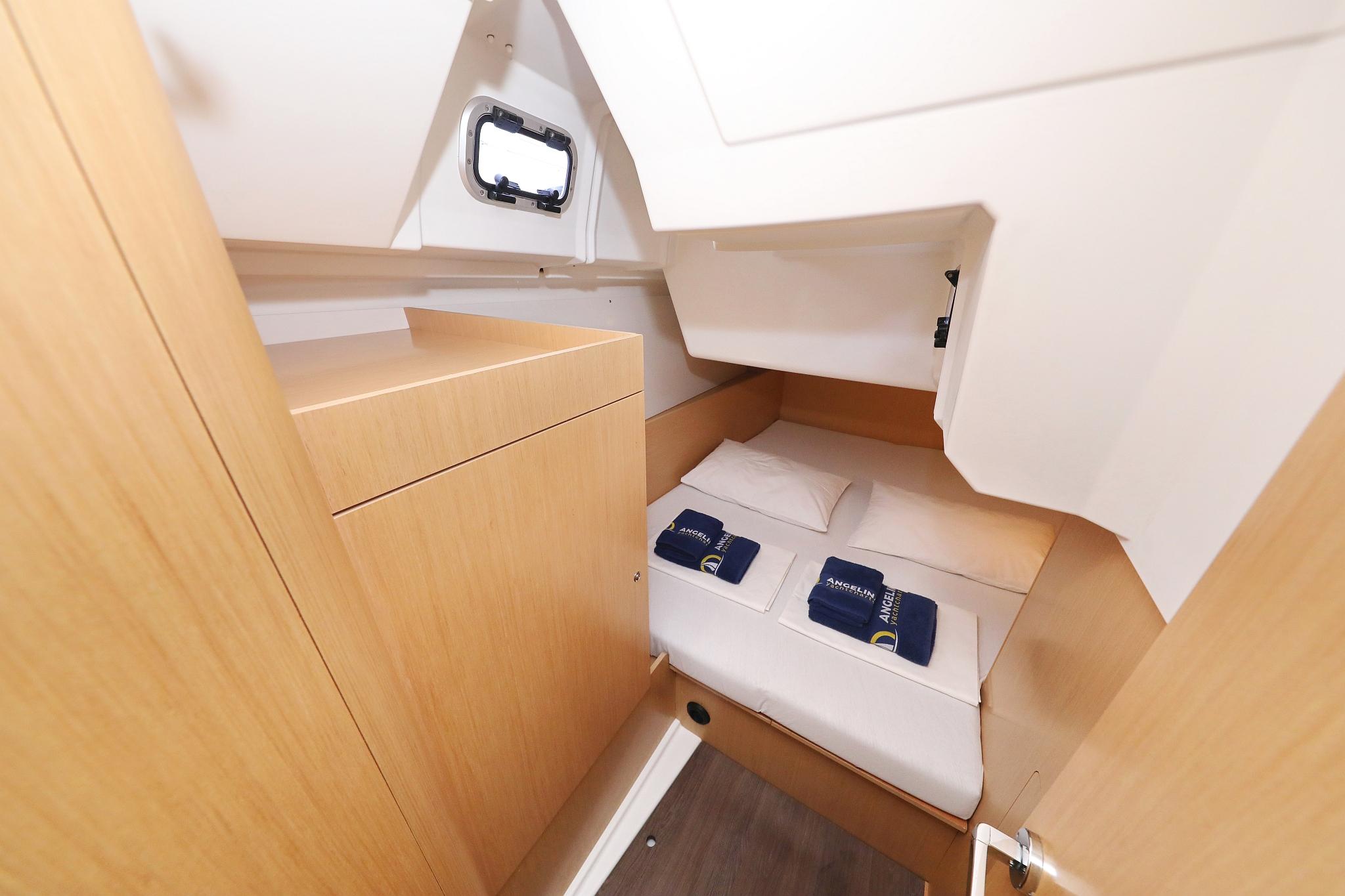 Oceanis 38 - 3 cab., picture 24