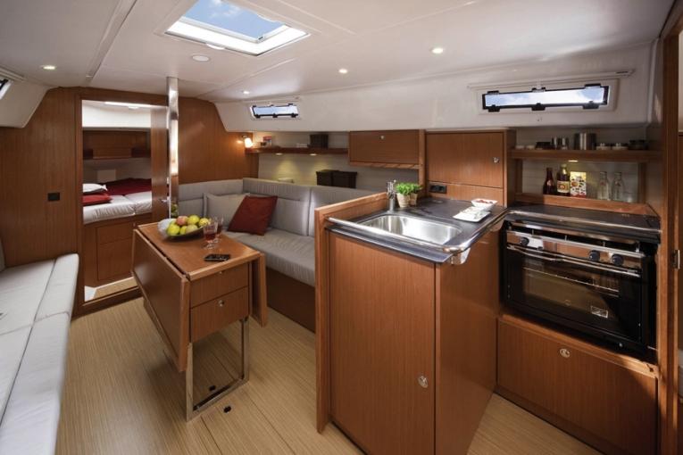 Bavaria Cruiser 32, picture 12