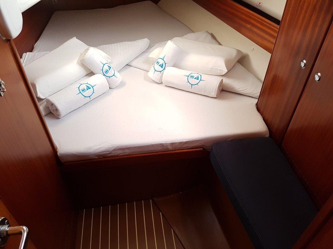 Bavaria 44, picture 19