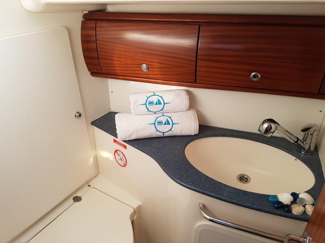 Bavaria 44, picture 22