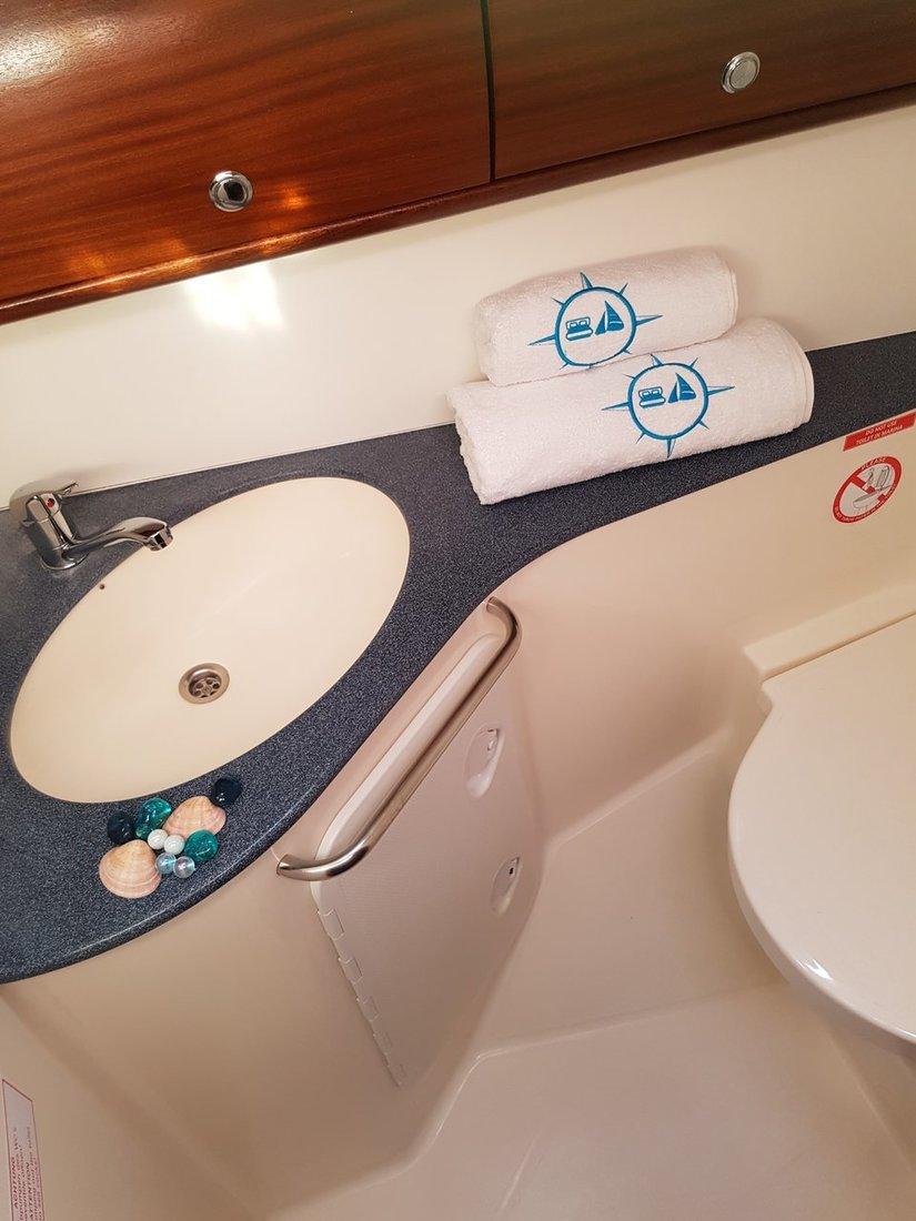 Bavaria 44, picture 23