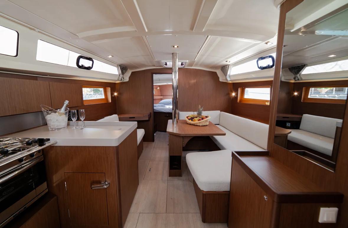 Oceanis 41.1, picture 11