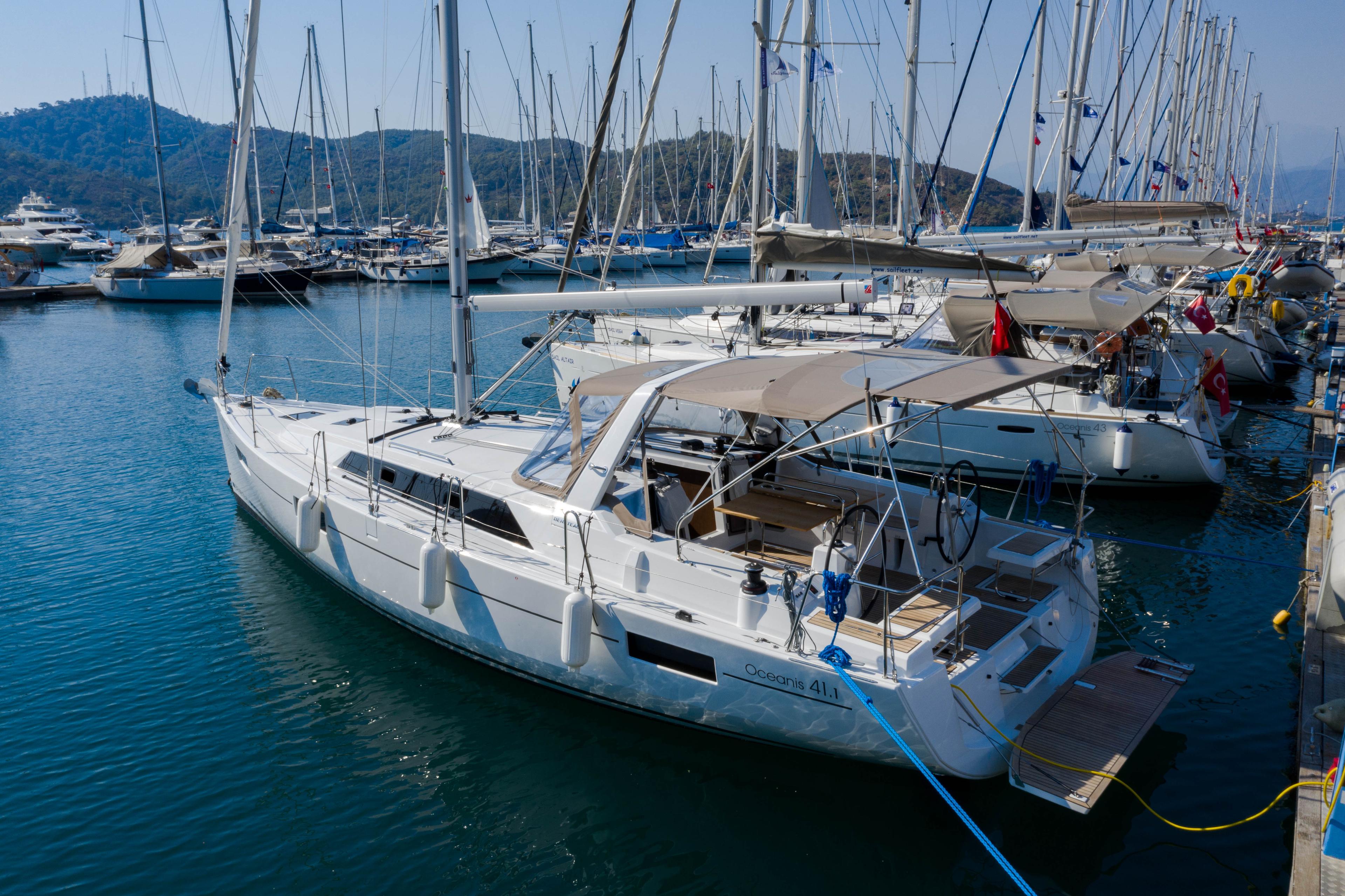 Oceanis 41.1, picture 3