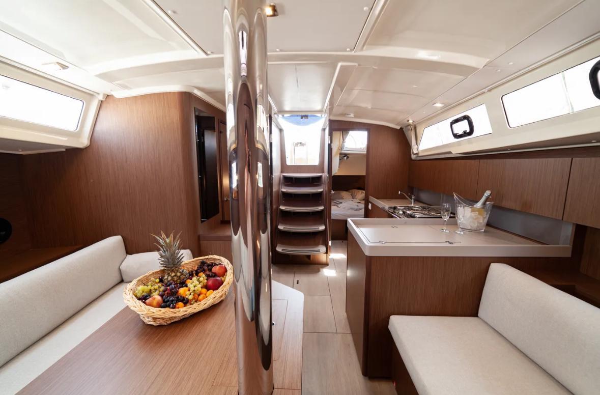 Oceanis 41.1, picture 15