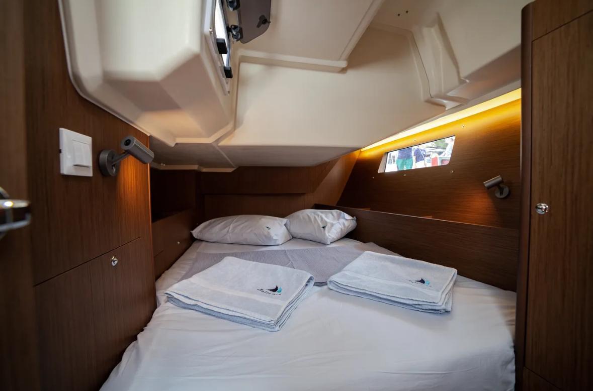 Oceanis 41.1, picture 17