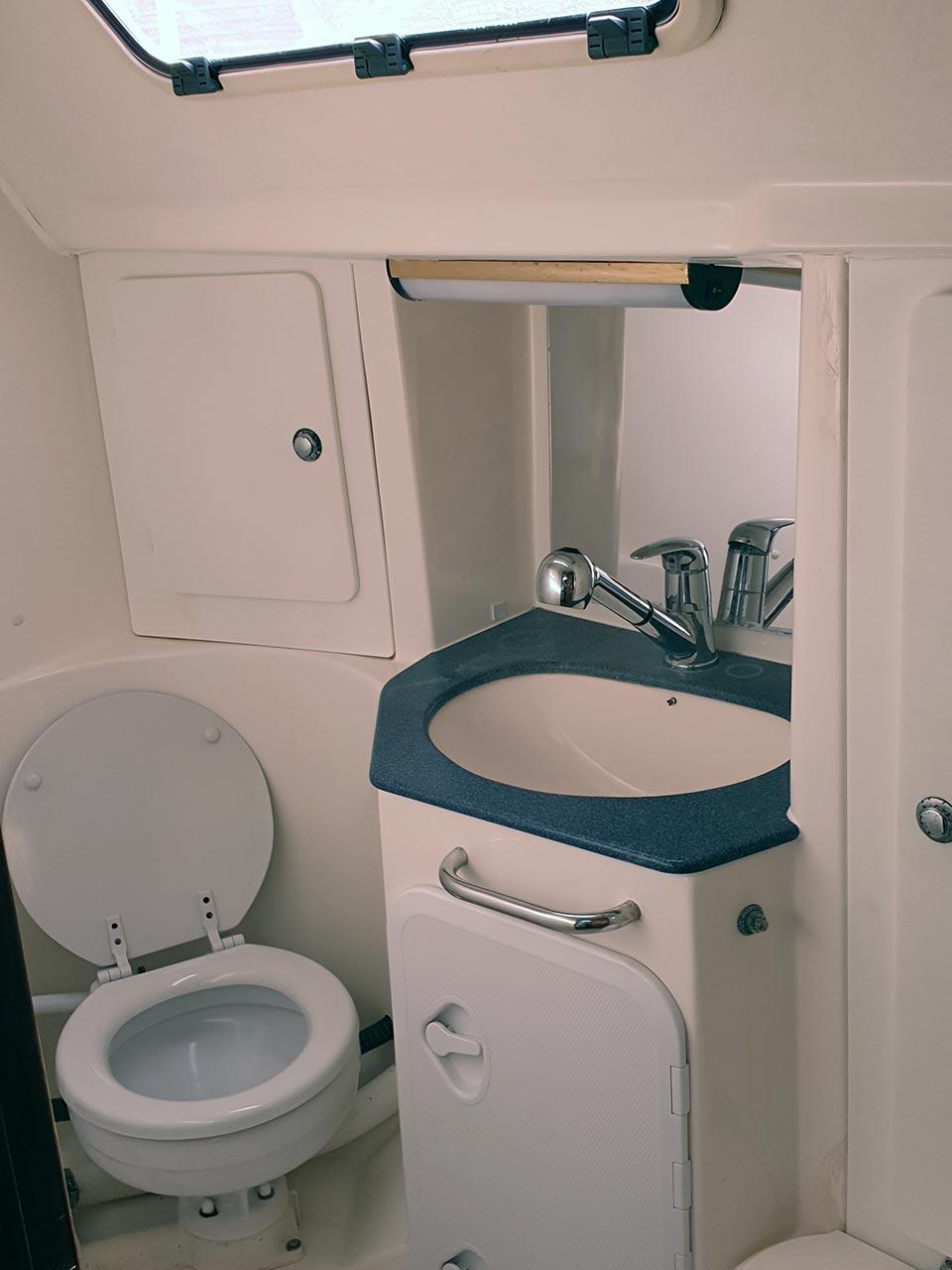 Bavaria 38, picture 11