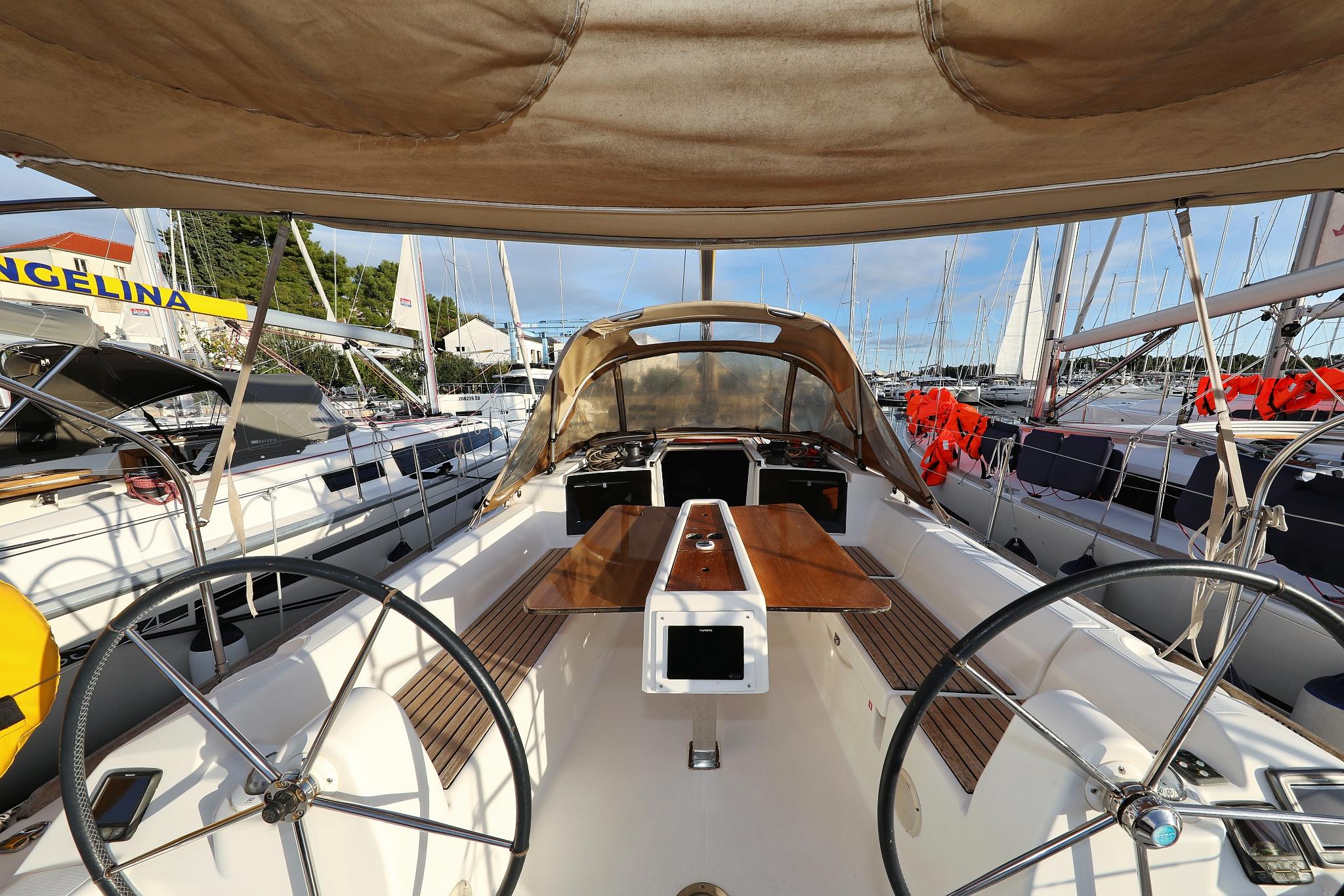 Dufour 350 GL, picture 5