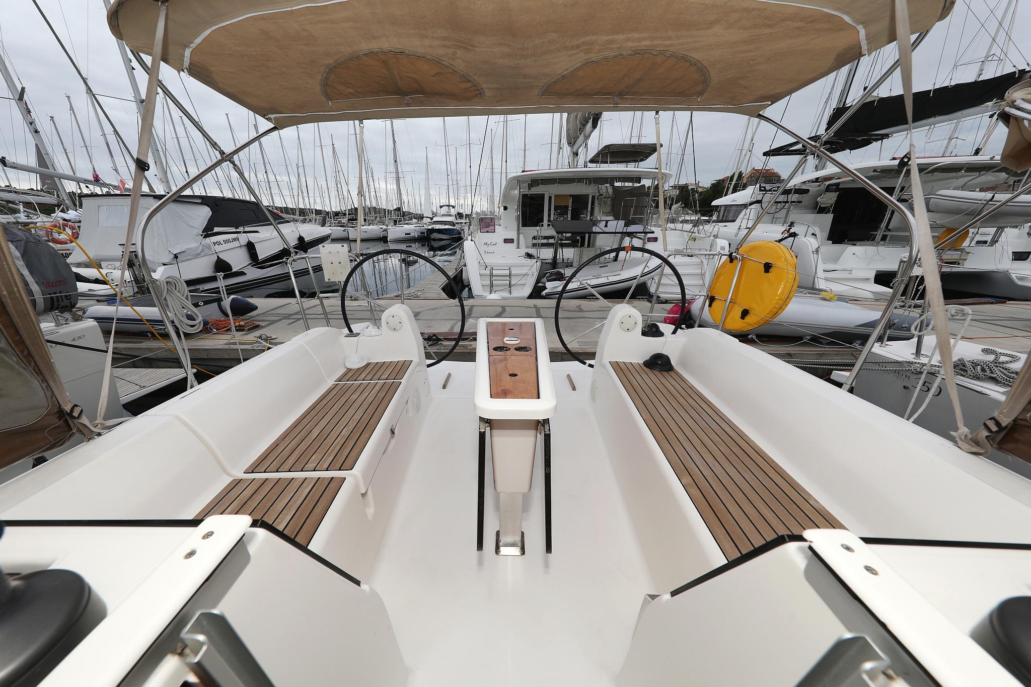 Dufour 350 GL, picture 8