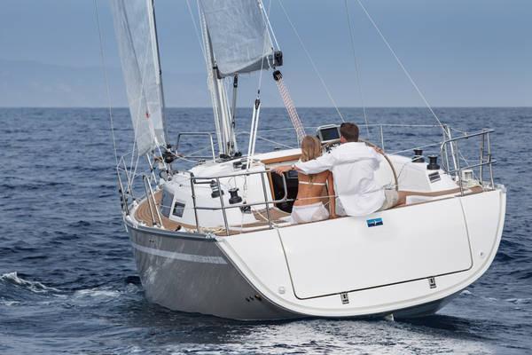 Bavaria Cruiser 33, picture 1