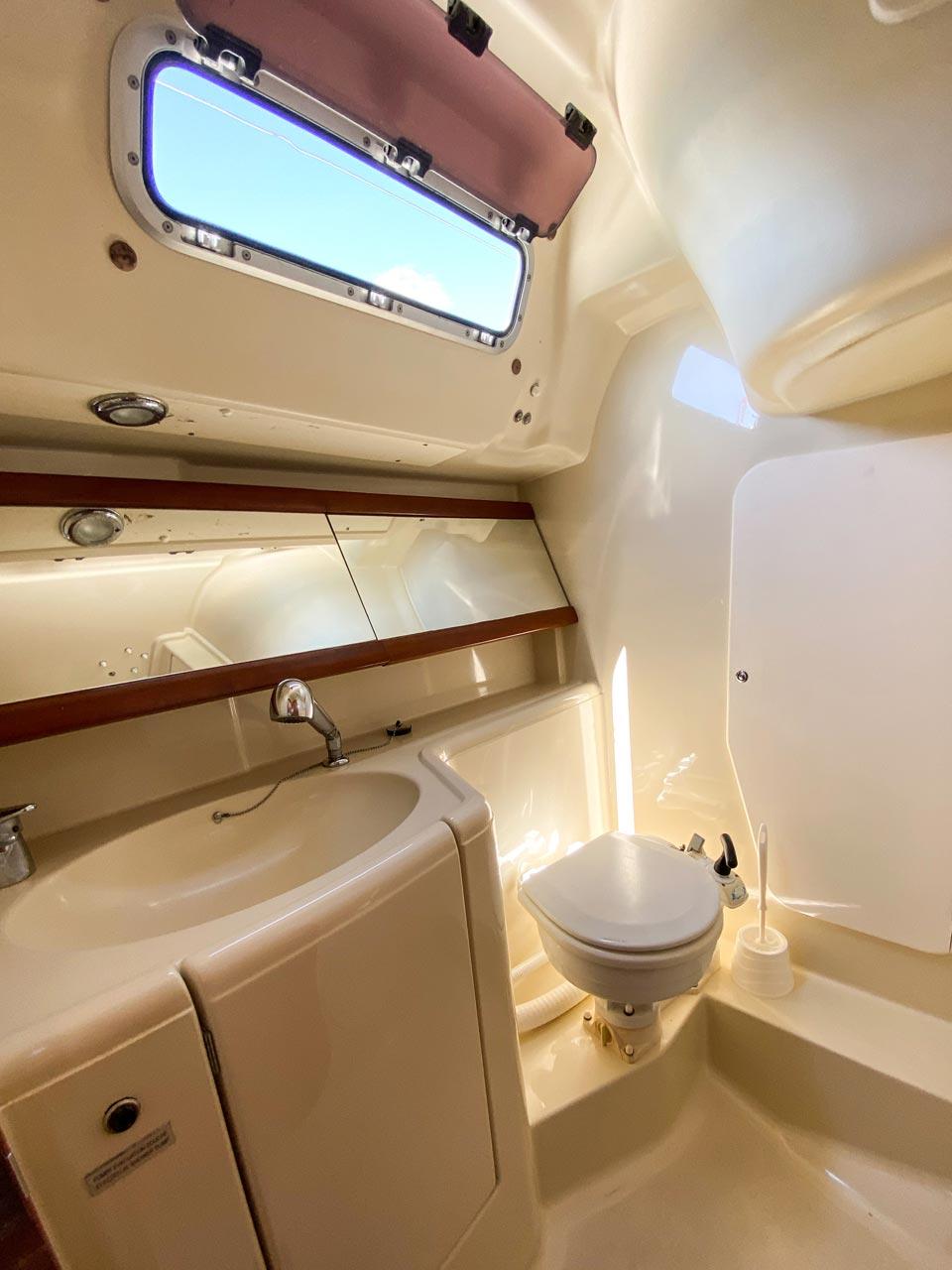 Dufour 325 GL, picture 15