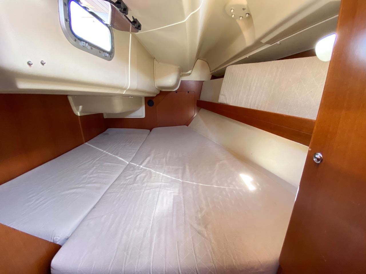 Dufour 325 GL, picture 14