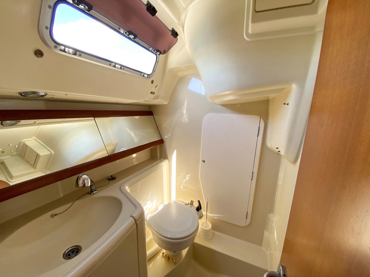 Dufour 325 GL, picture 16